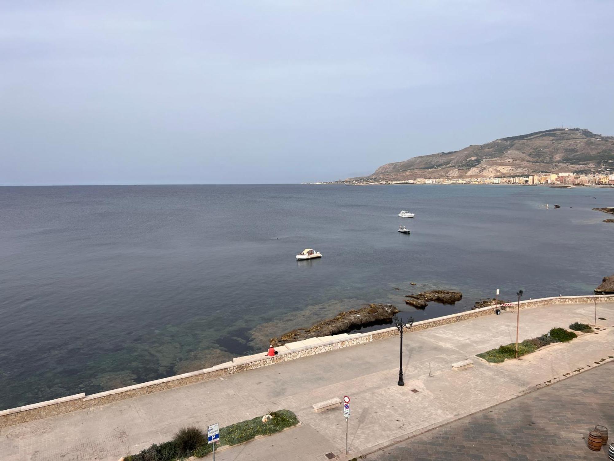 Апартаменты Attico Vista Mare Трапани Экстерьер фото